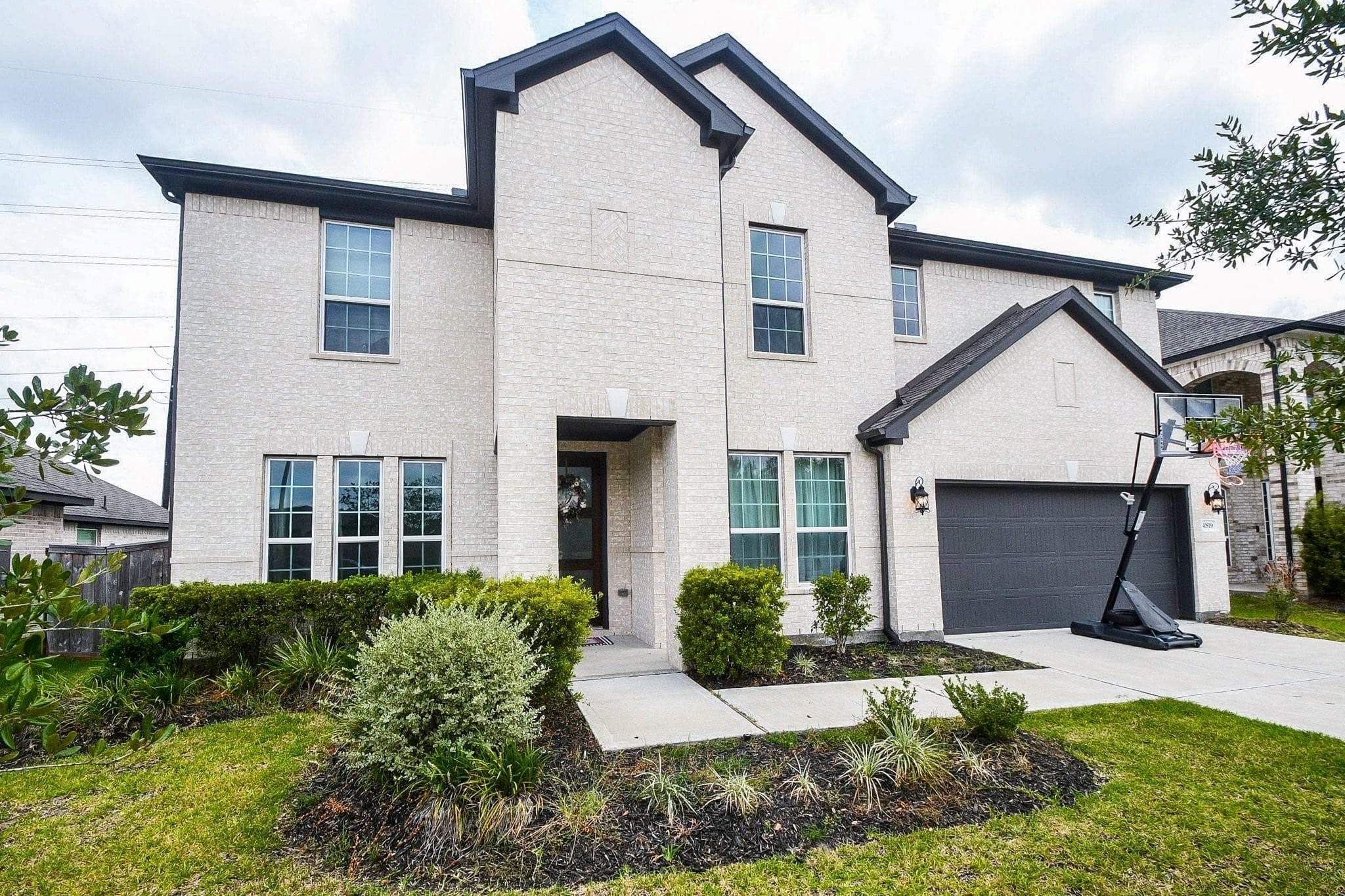 4819 Autumn Hills Trail
