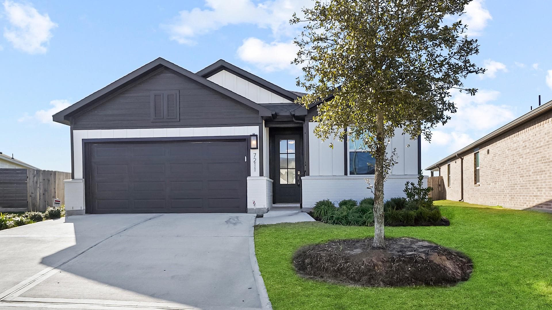 7211 Greenbriar Bend Court