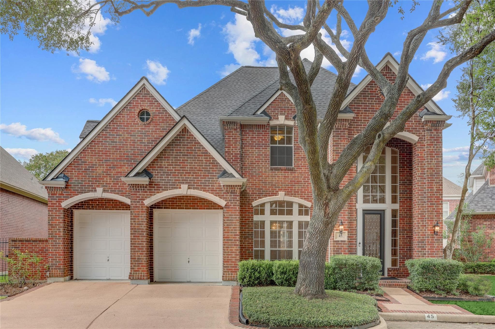 45 Ambleside Crescent Drive