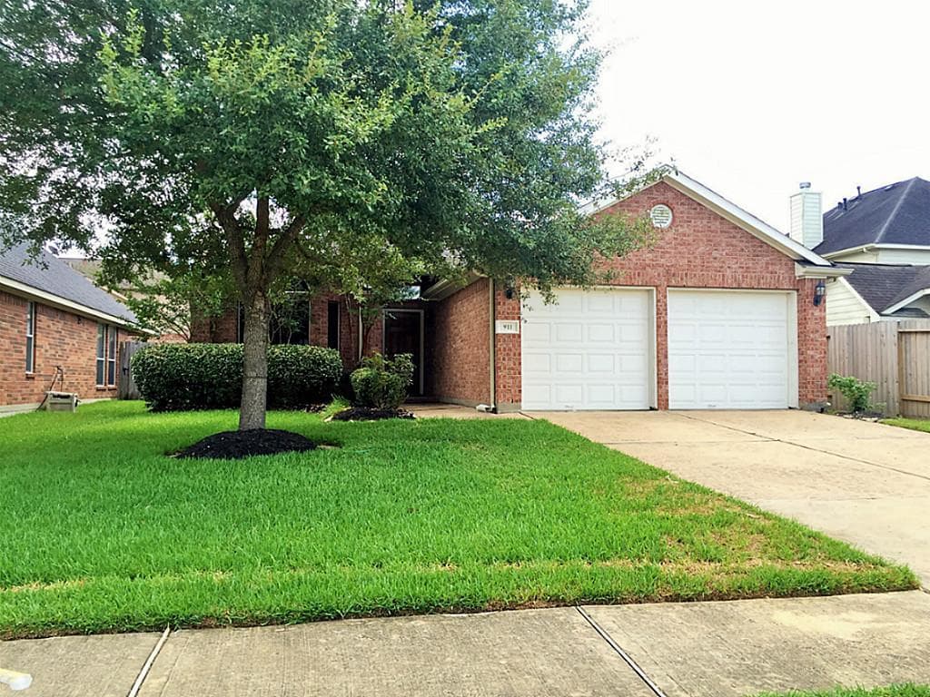 911 Glen Abbey Drive