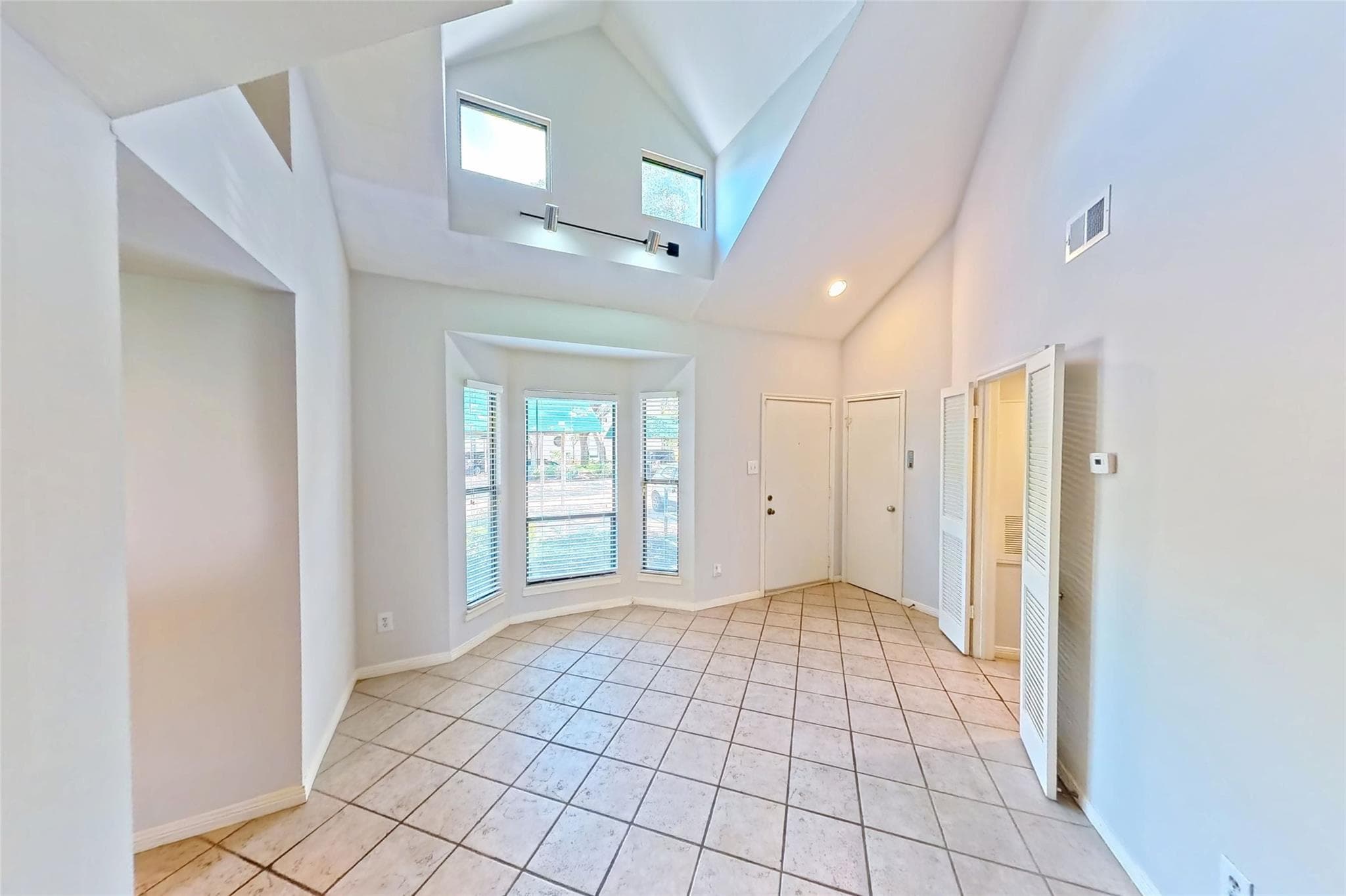 4144 Greystone Way #702