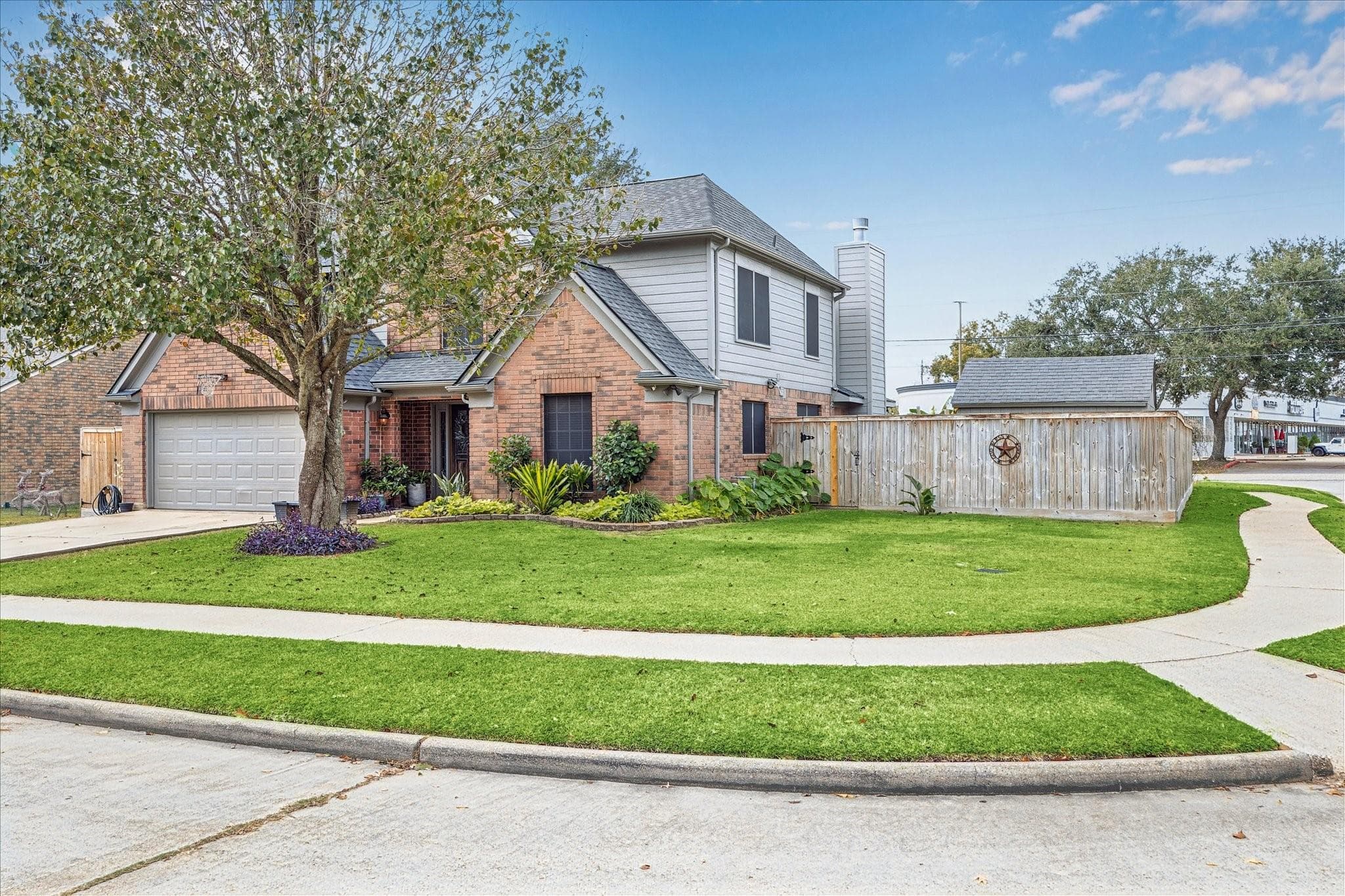 2702 Glendale Drive