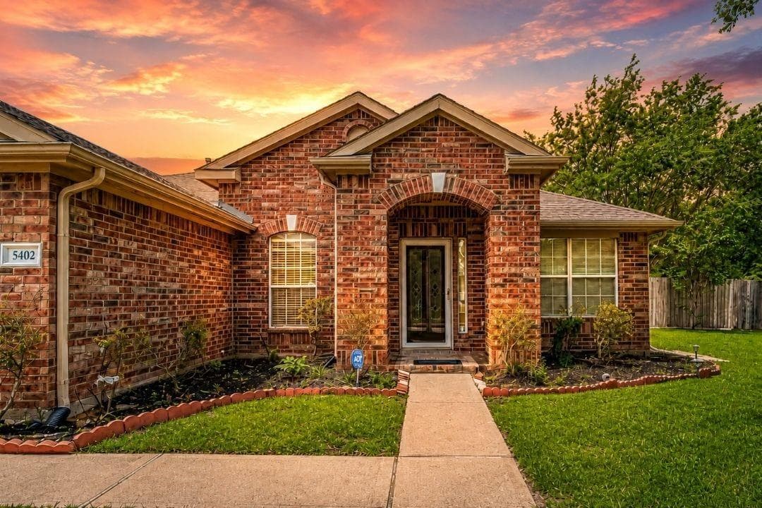 5402 Rosehaven Court