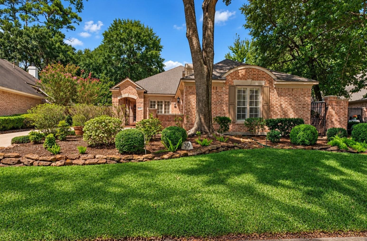 30 N Castlegreen Circle