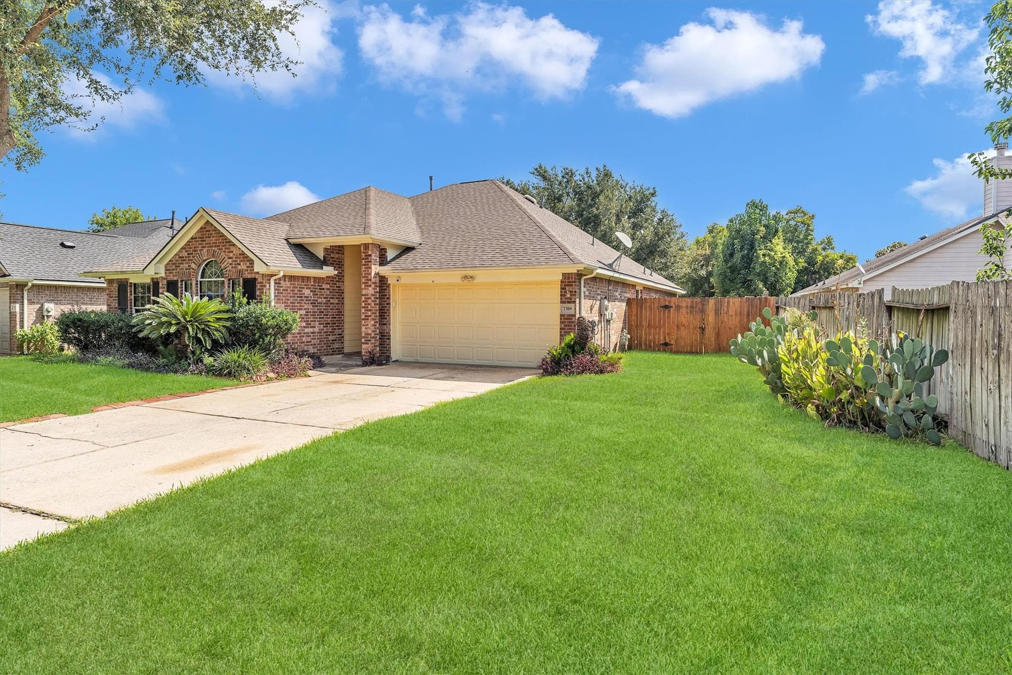 7318 Crestbury Lane