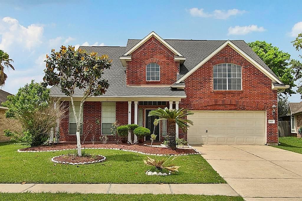 1923 Wellsley Court
