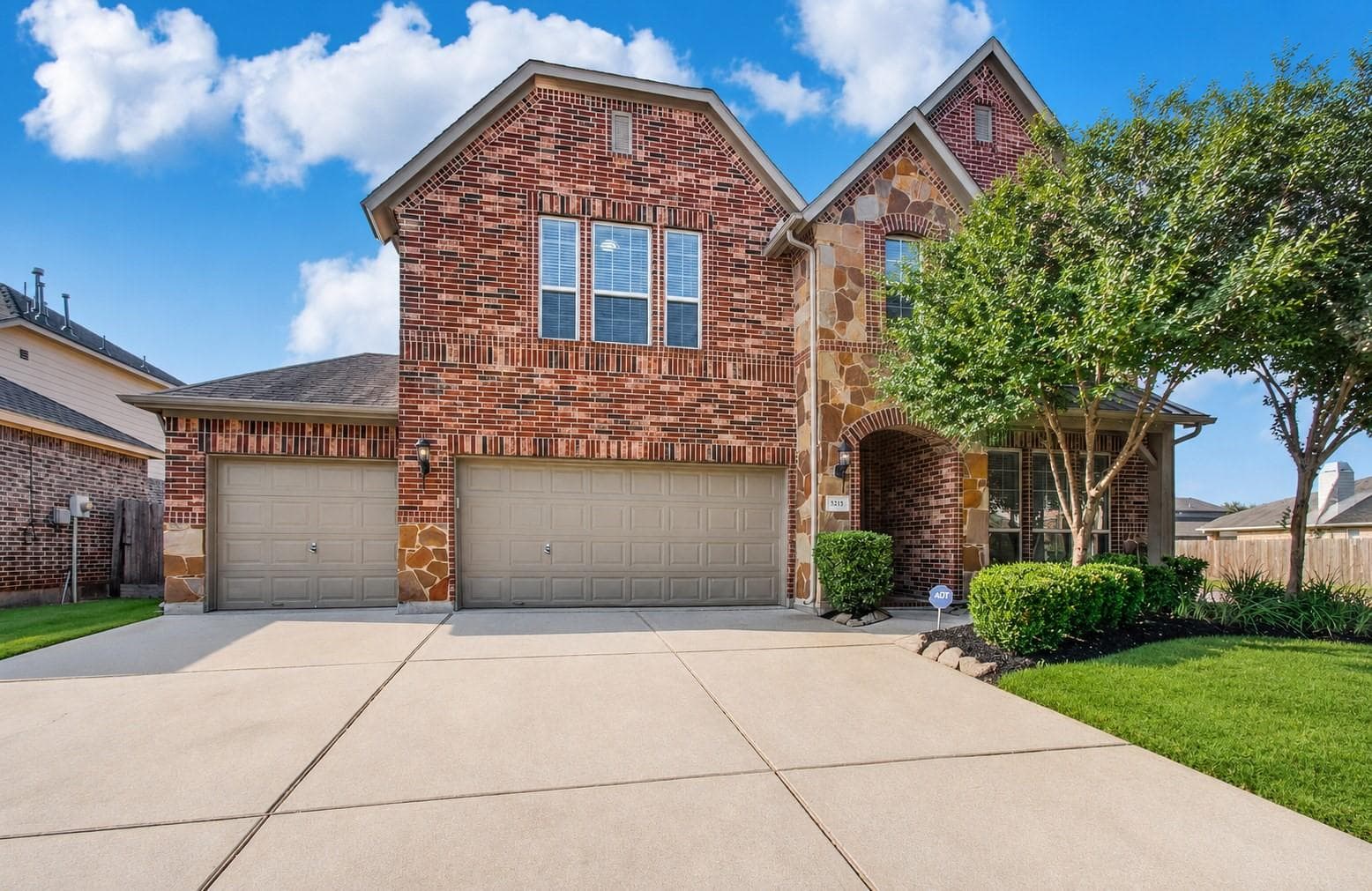 3215 Hawkins Glen Lane