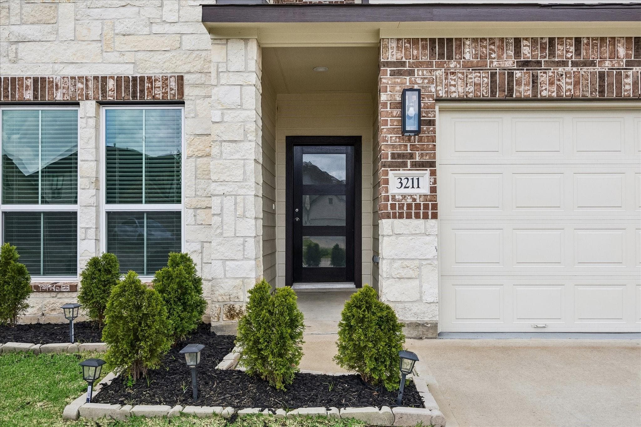 3211 Overcup Oak Court