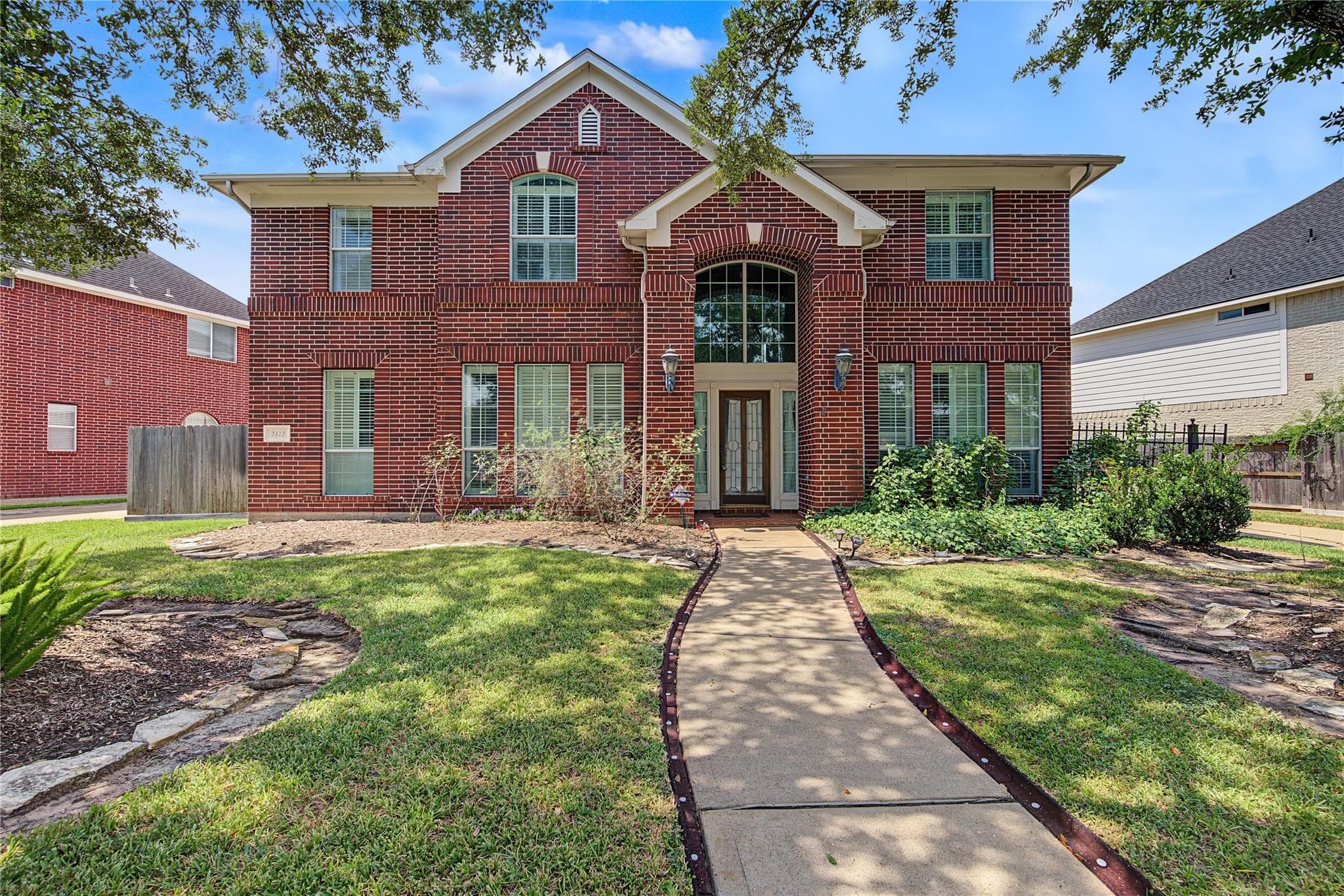 2422 Lansing Circle