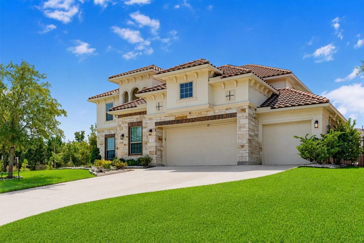 11 Winter Thicket Place