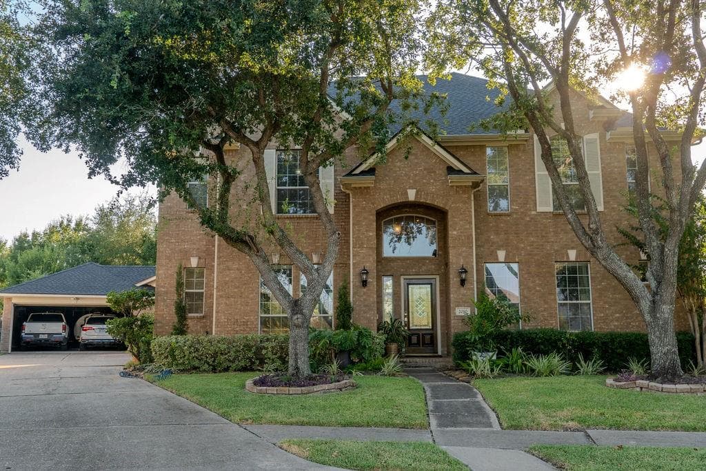 2010 Mountain Creek Street