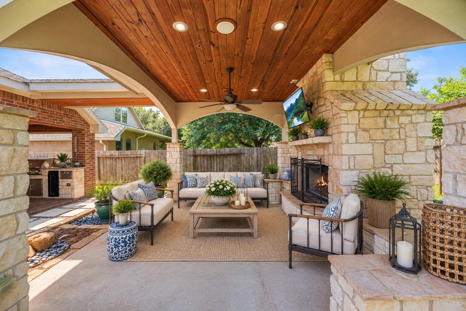 18334 N Elizabeth Shore Loop