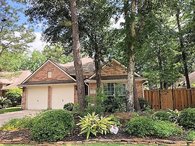 14 Tethered Vine Place