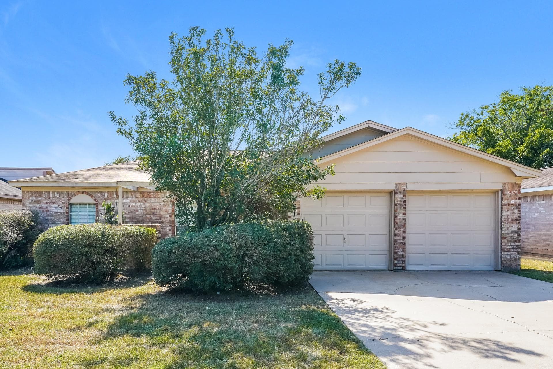 2515 Village Circle Drive