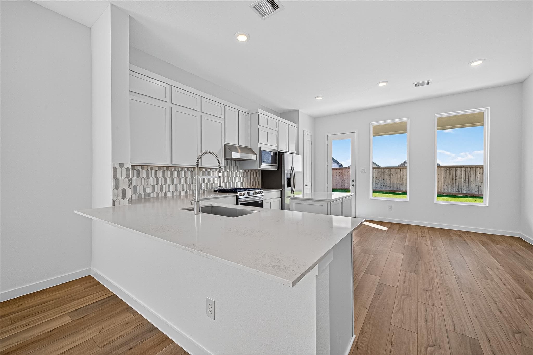 11119 Poplar Tree Dr