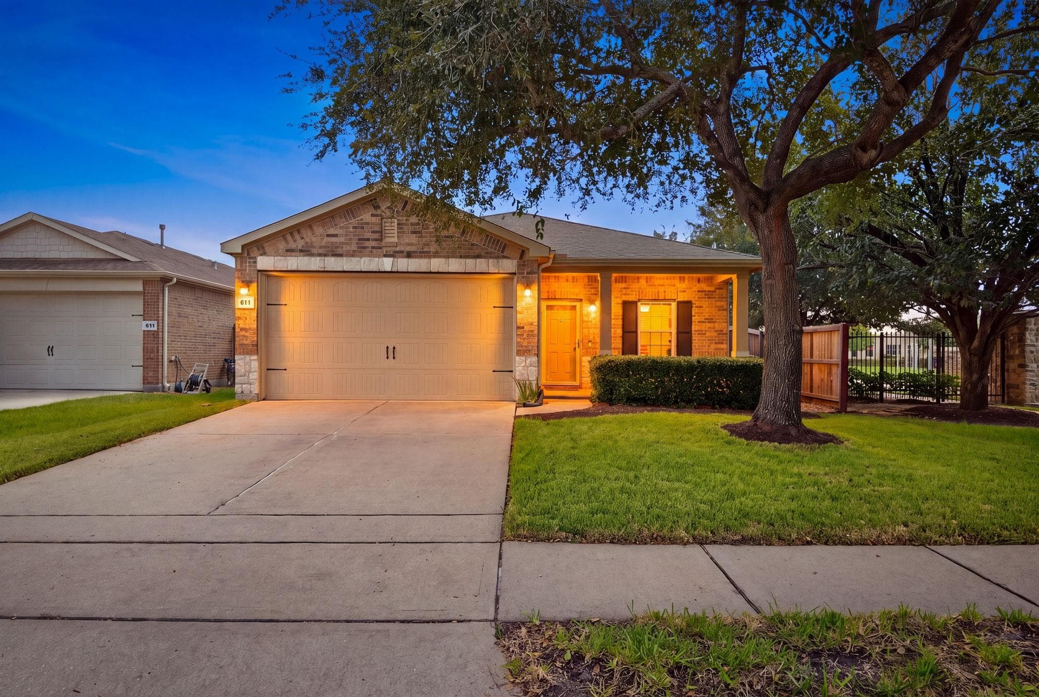 611 E Newport Bend