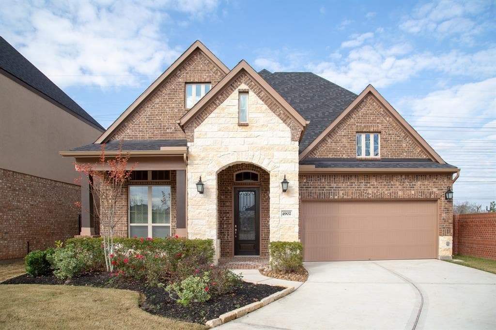 4902 Thunder Creek Lane