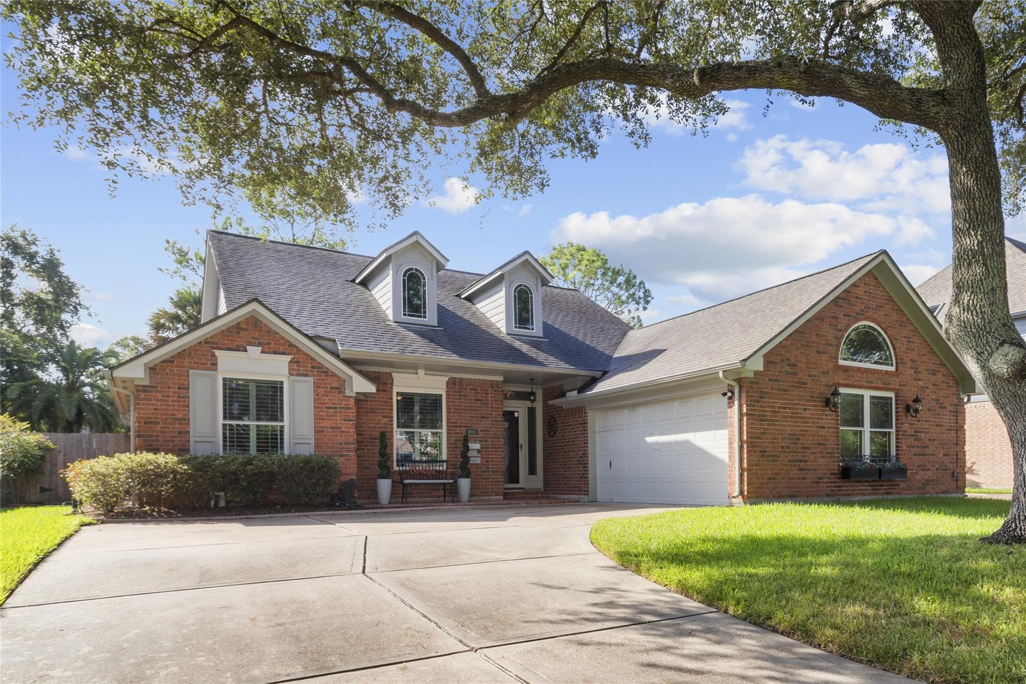 910 Knotty Elmwood Trail