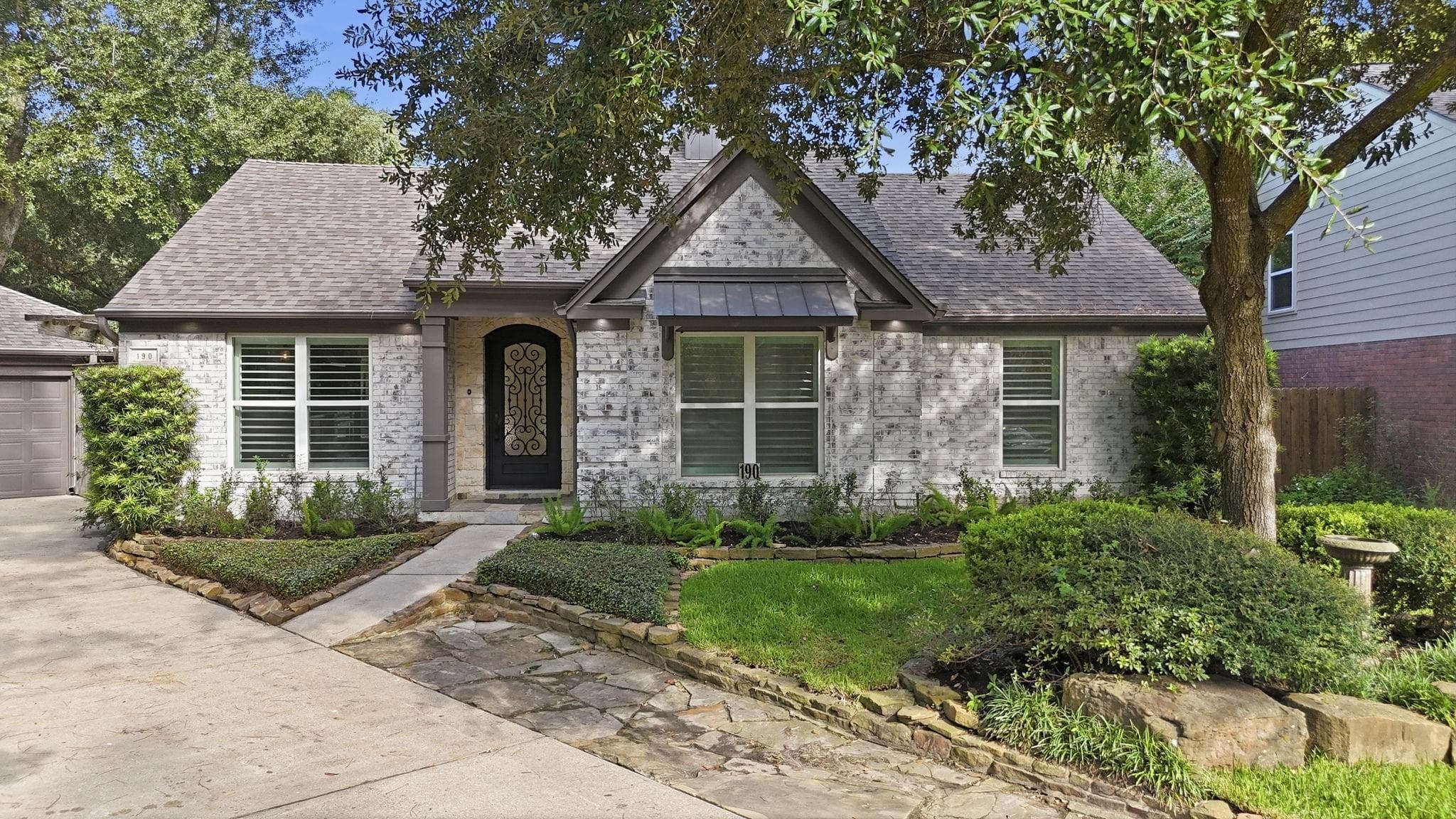 190 Velvet Leaf Place