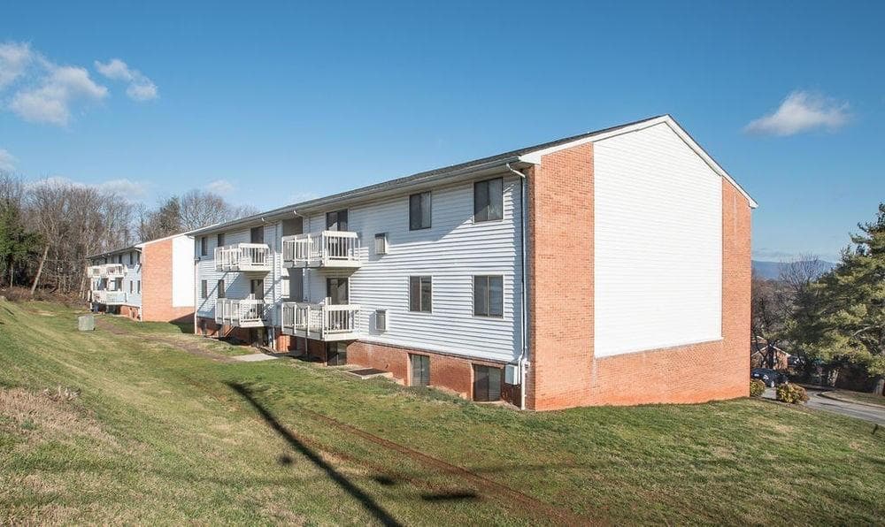 889 Short Street