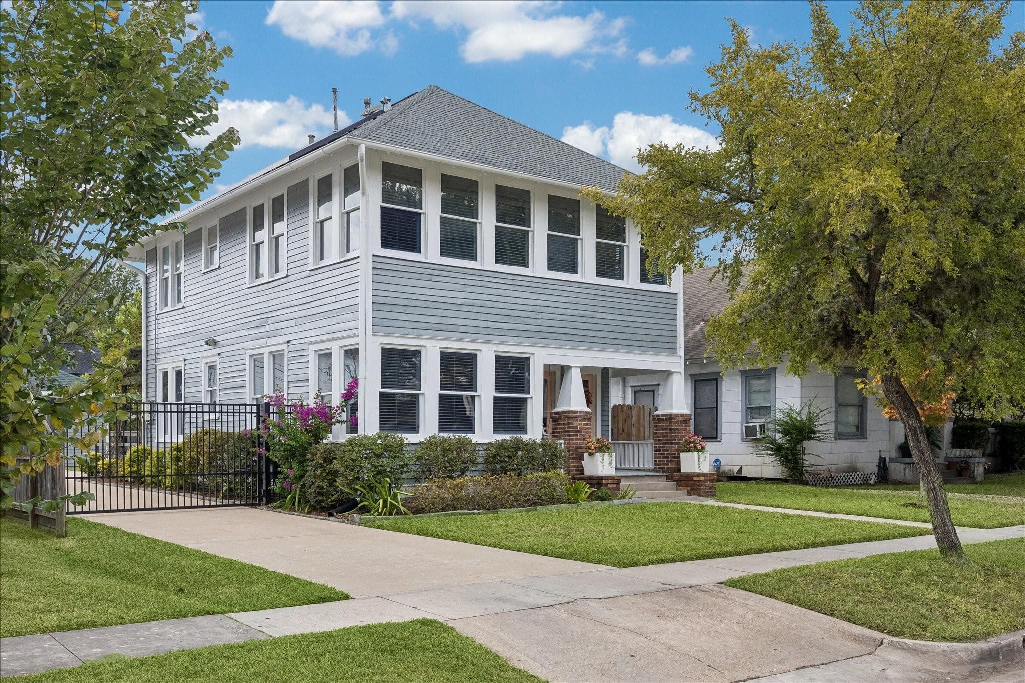 1221 Columbia Street