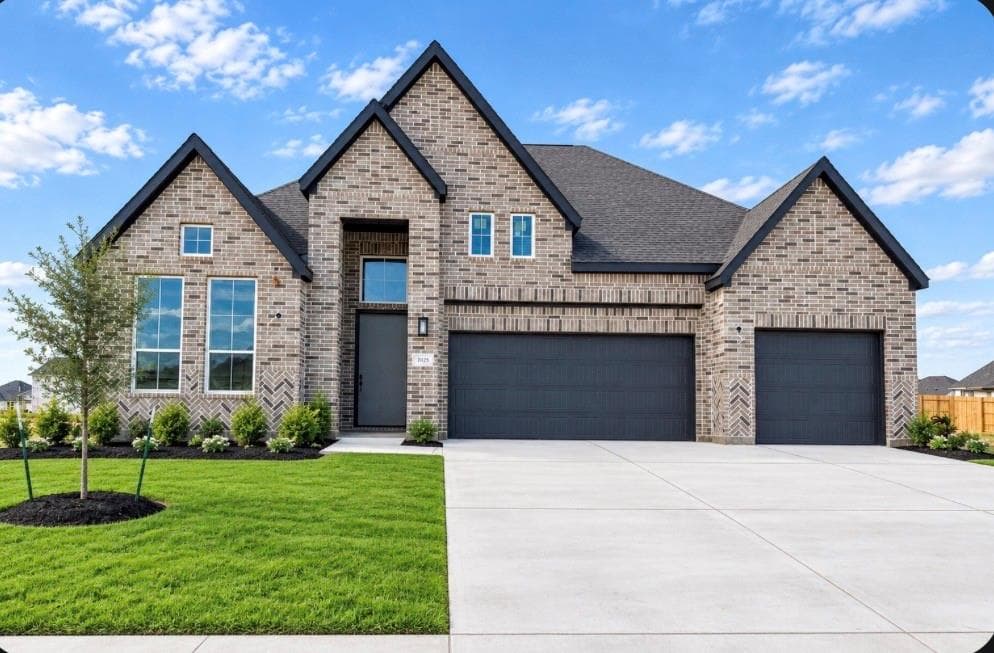 2025 Saddle Creek Lane