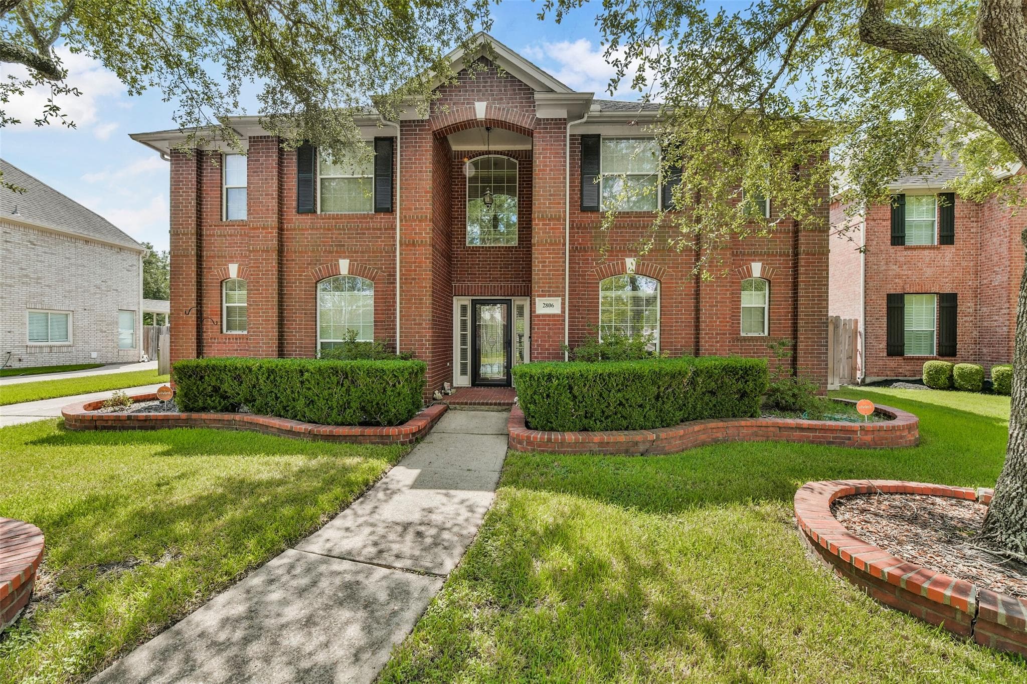 2806 Capecrest Drive