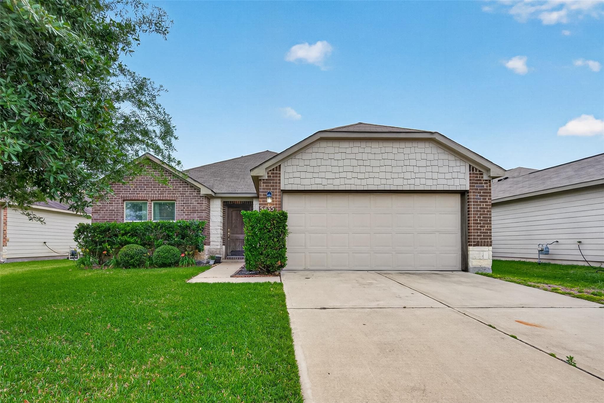 5435 Nero Lake Drive