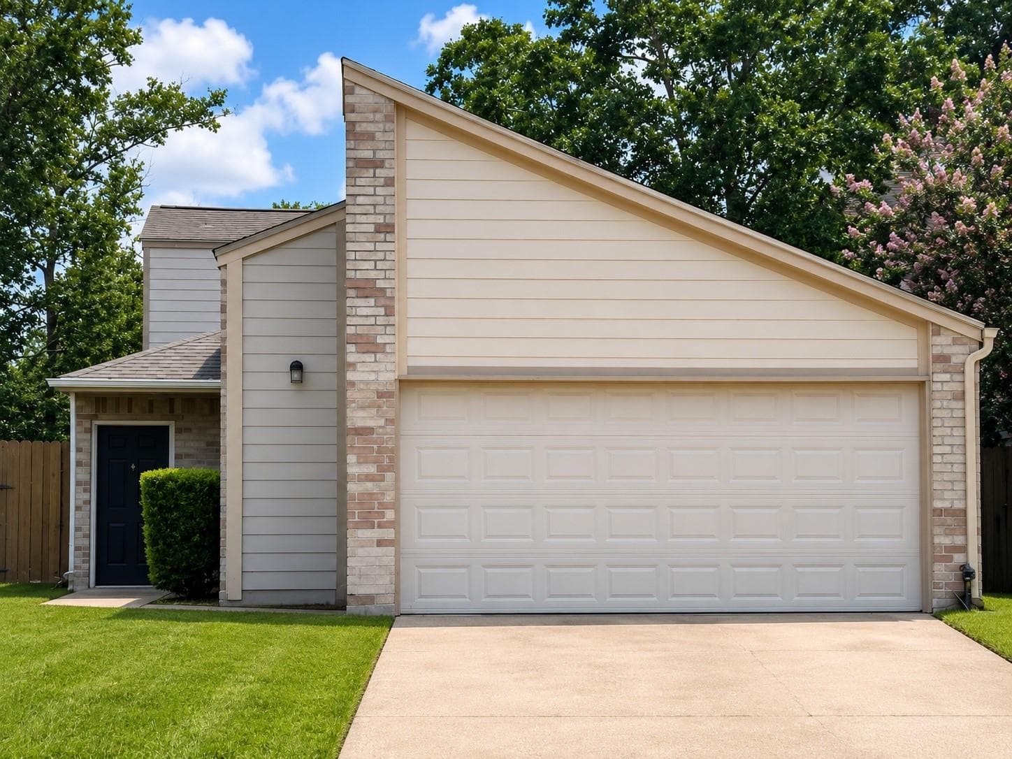 11923 Lakewood West Drive