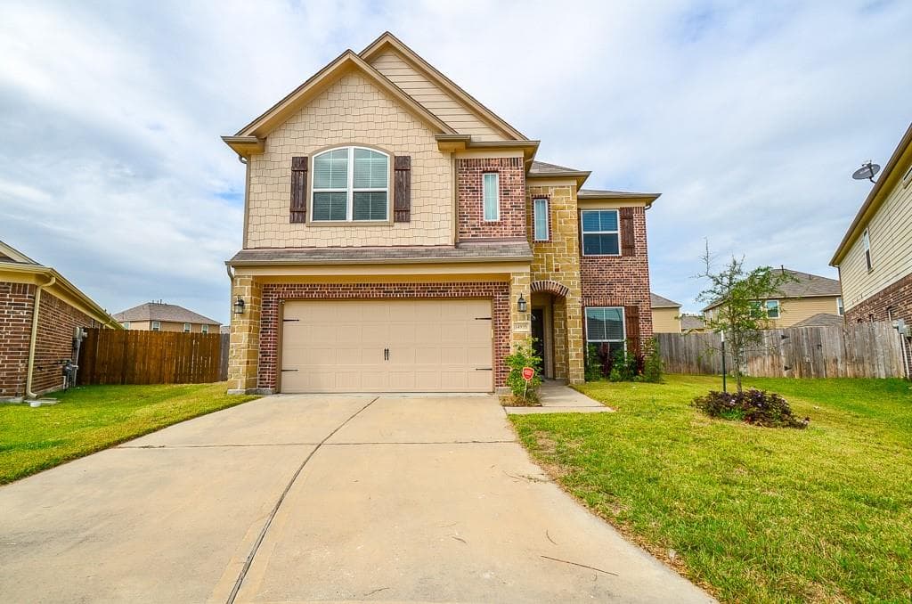 14935 Vinegrove Falls Court