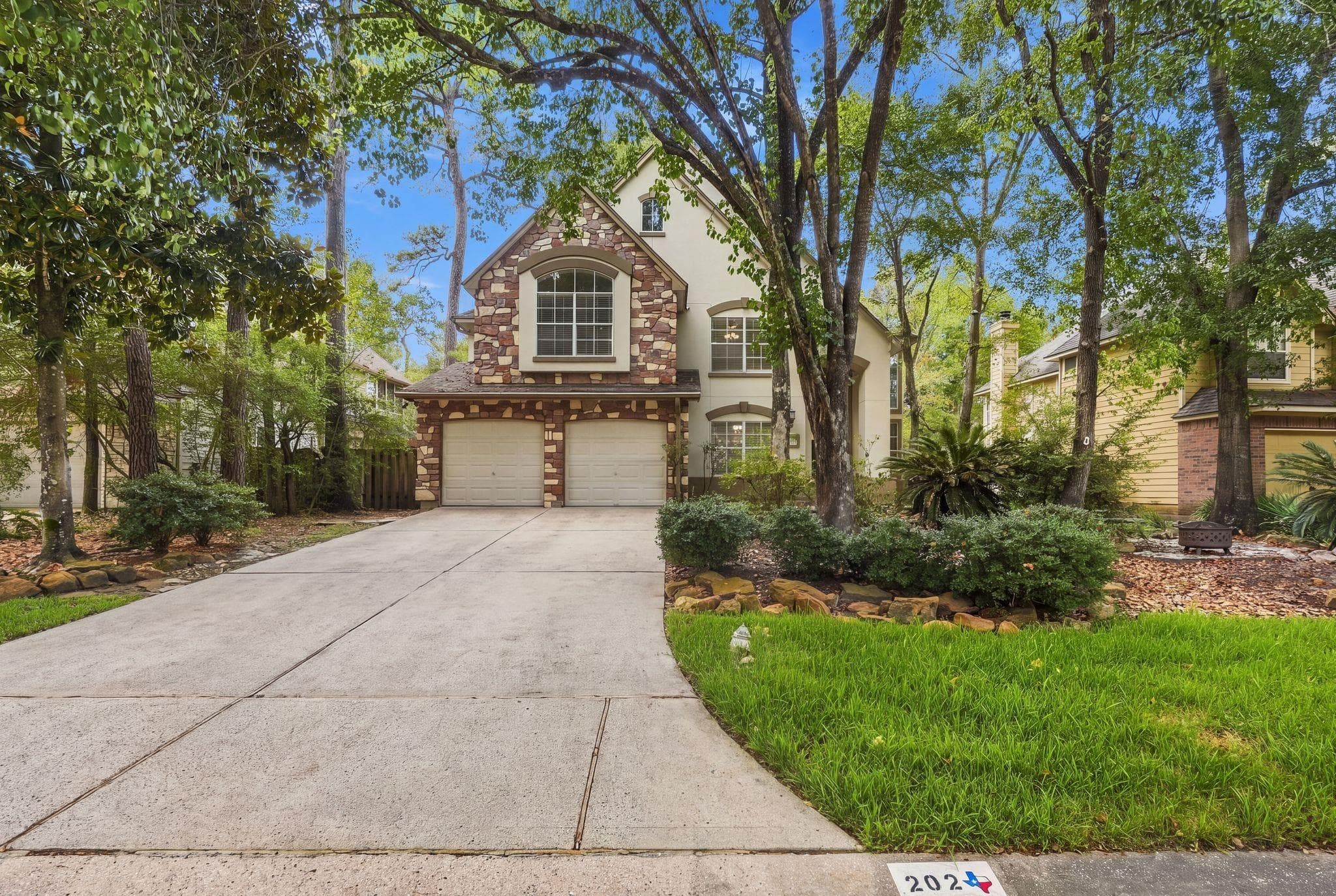 202 W Greywing Circle