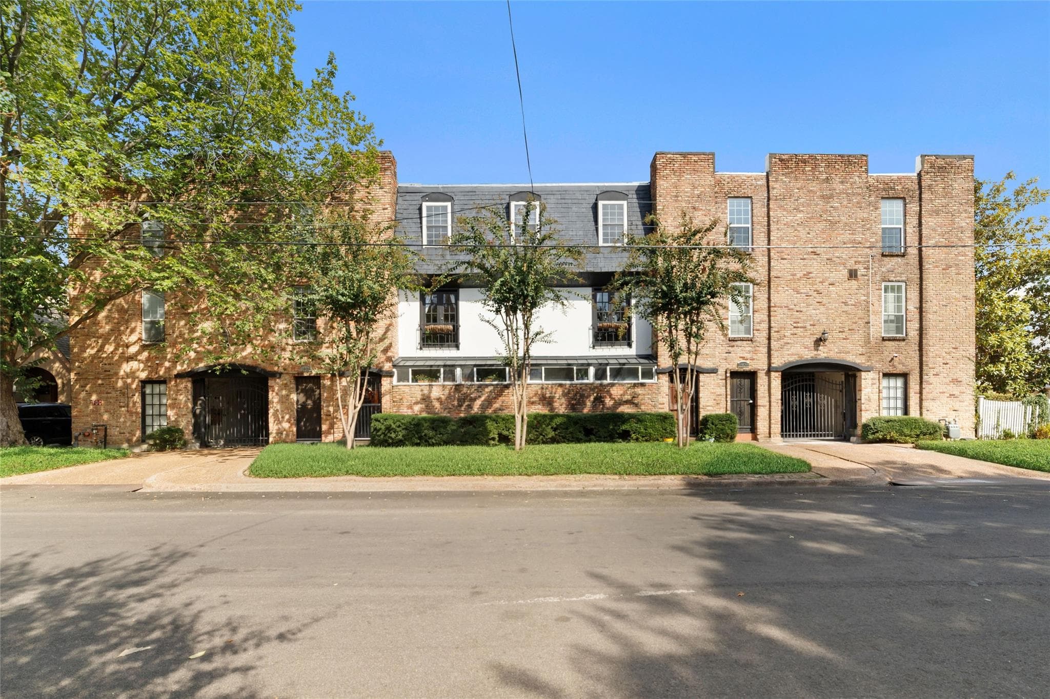 1909 Brun Street #17