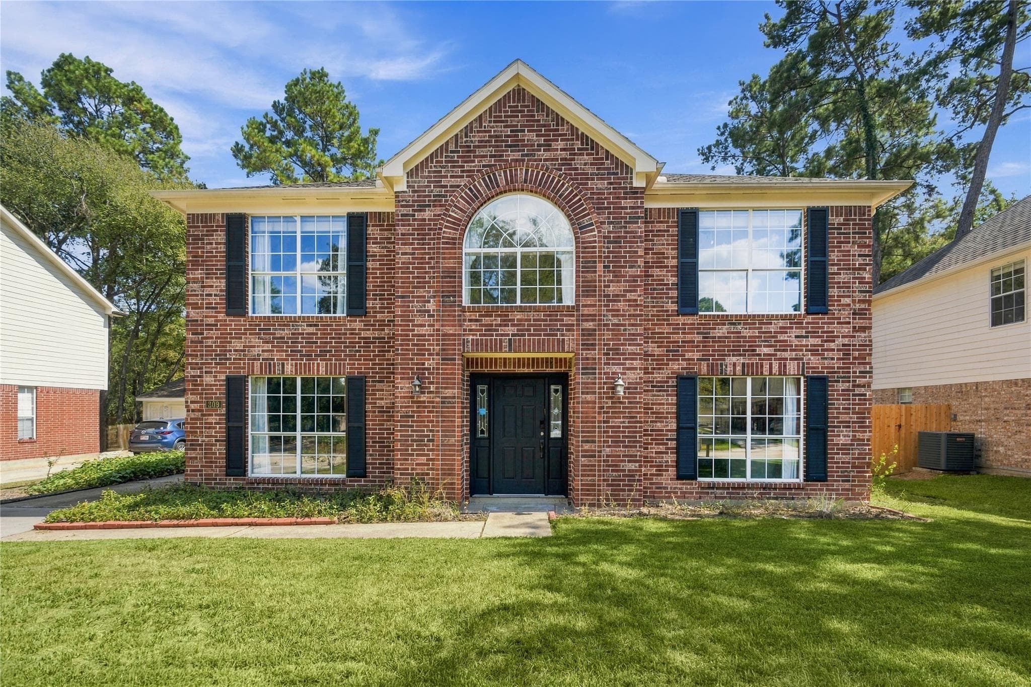 309 E Golden Arrow Circle