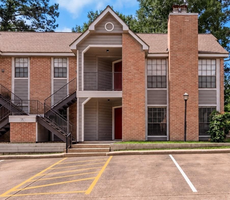 2401 Sycamore Avenue #C2