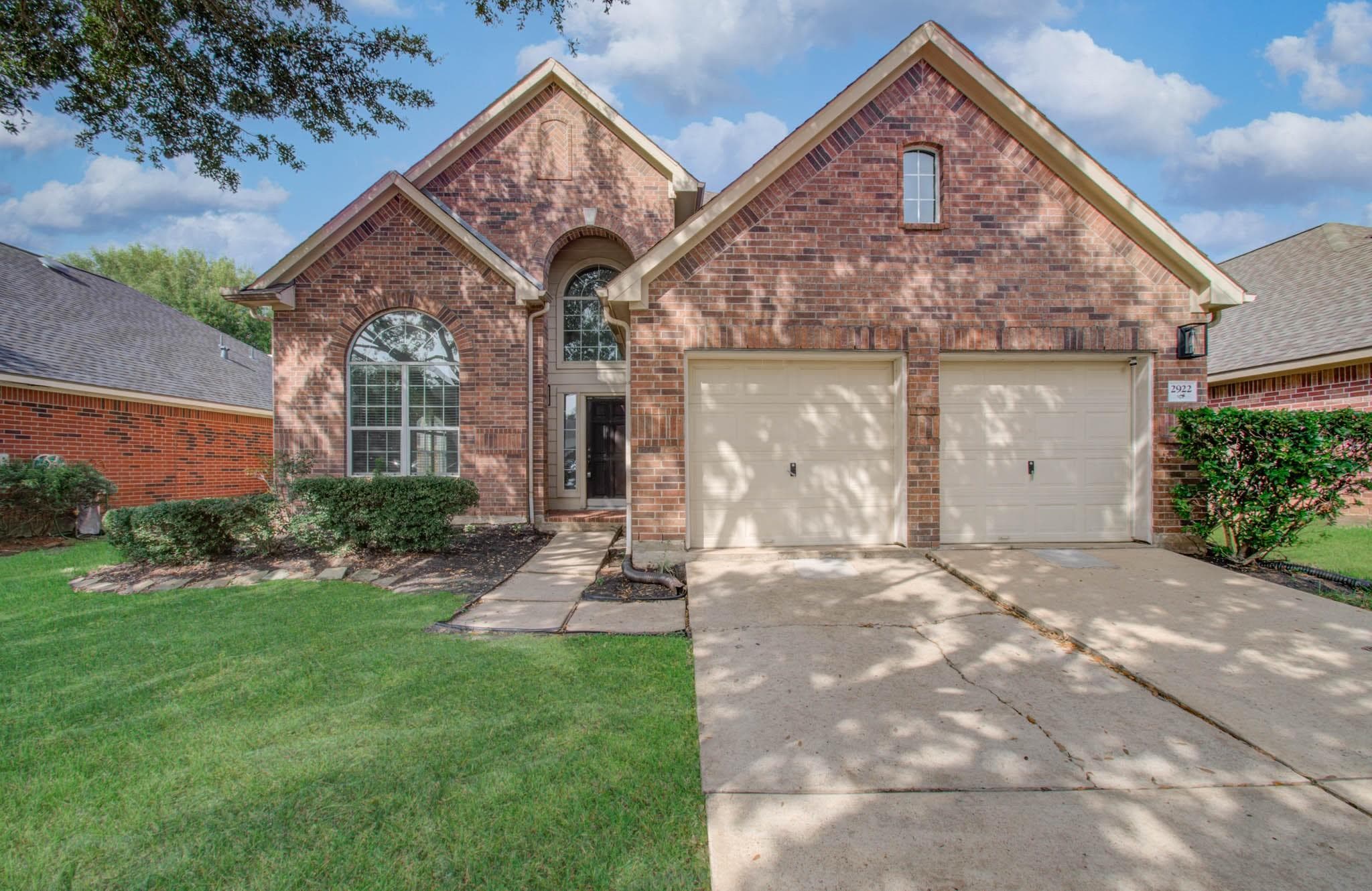 2922 Laurel Brook Lane