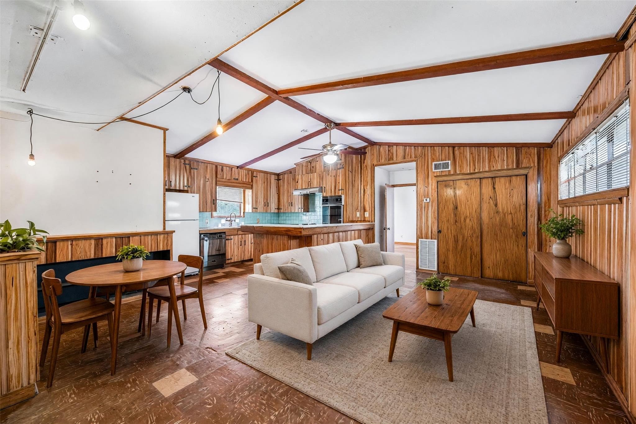 2536 White Oak Drive