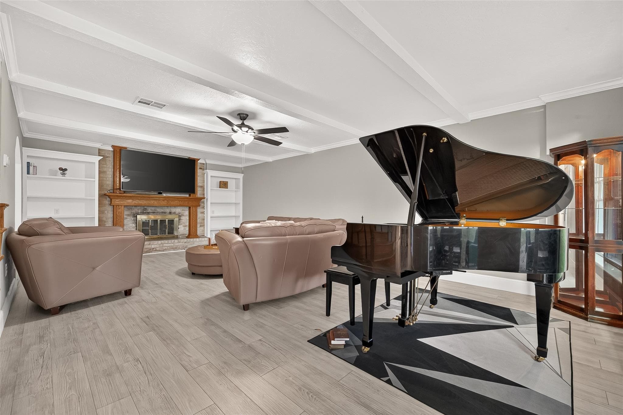 5507 Arncliffe Drive