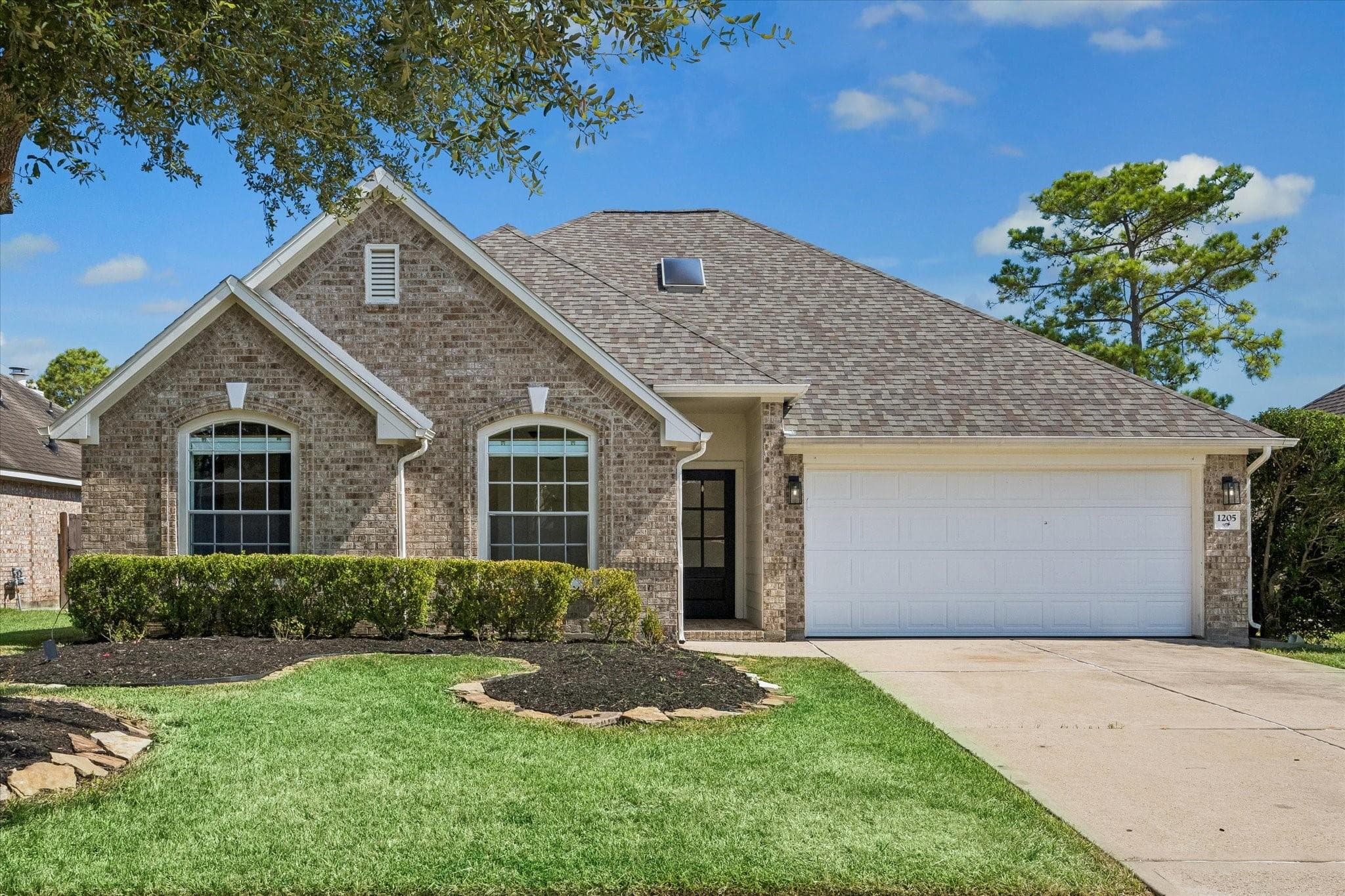 1205 Pine Field