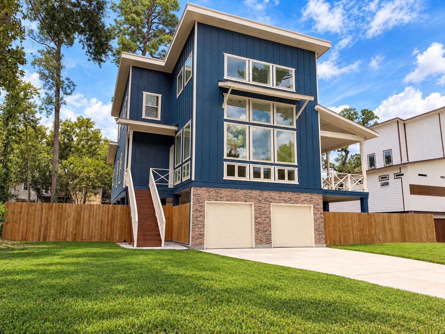 13523 Lakecrest Drive