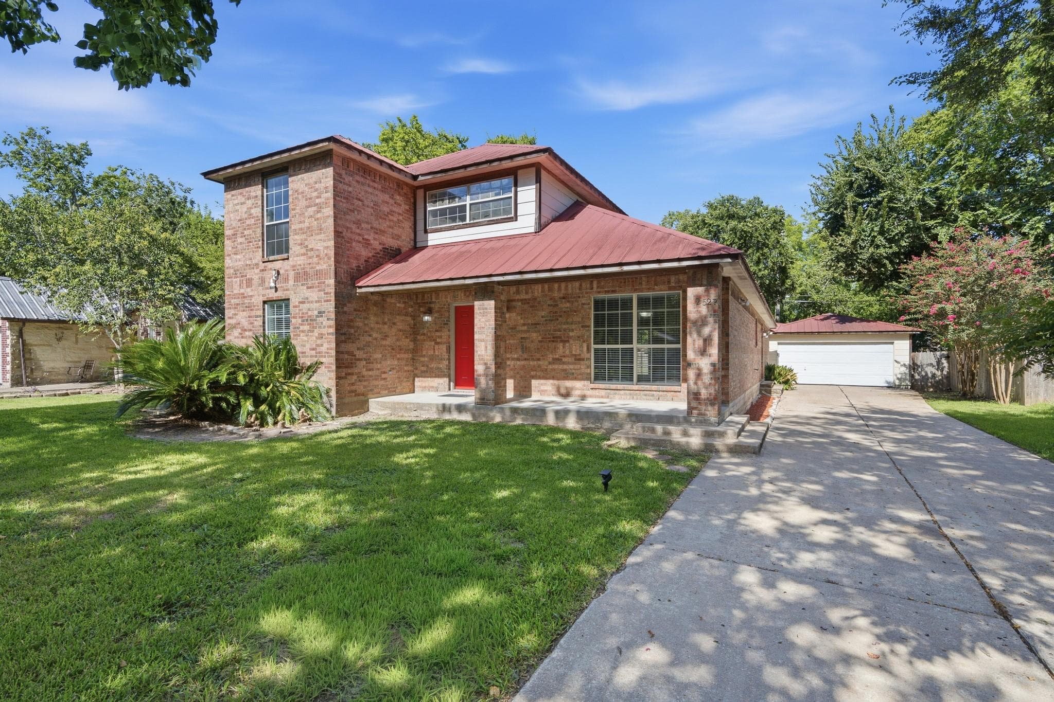 2527 S San Antonio Street