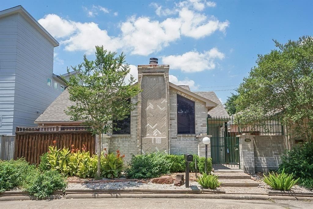 1914 Hunters Trace Street