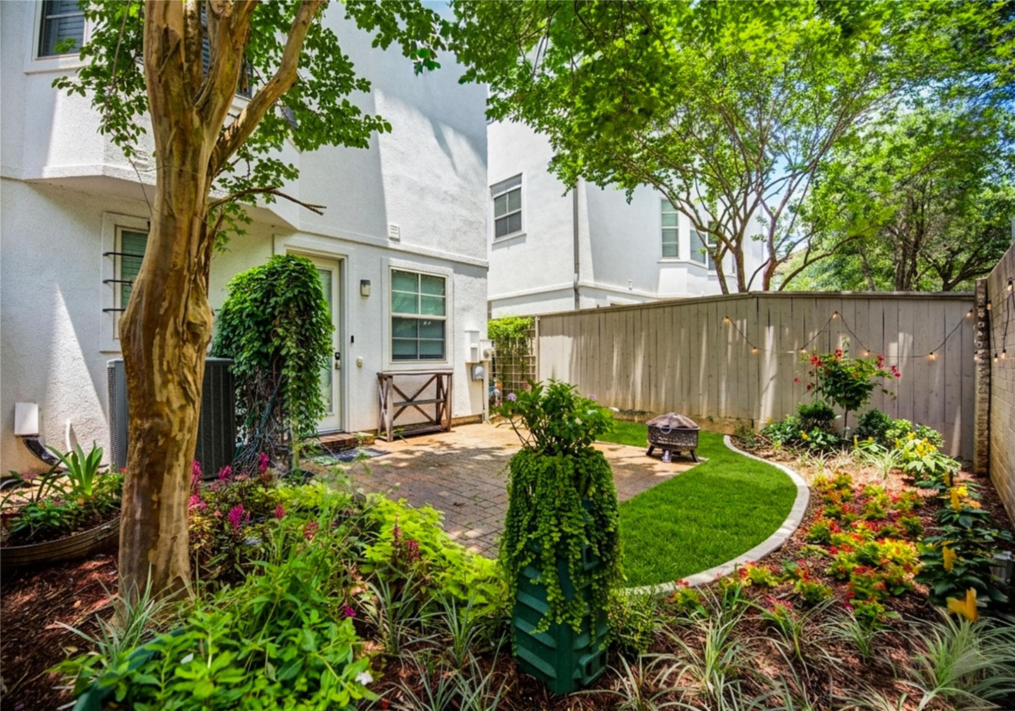 16011 Morgan Street