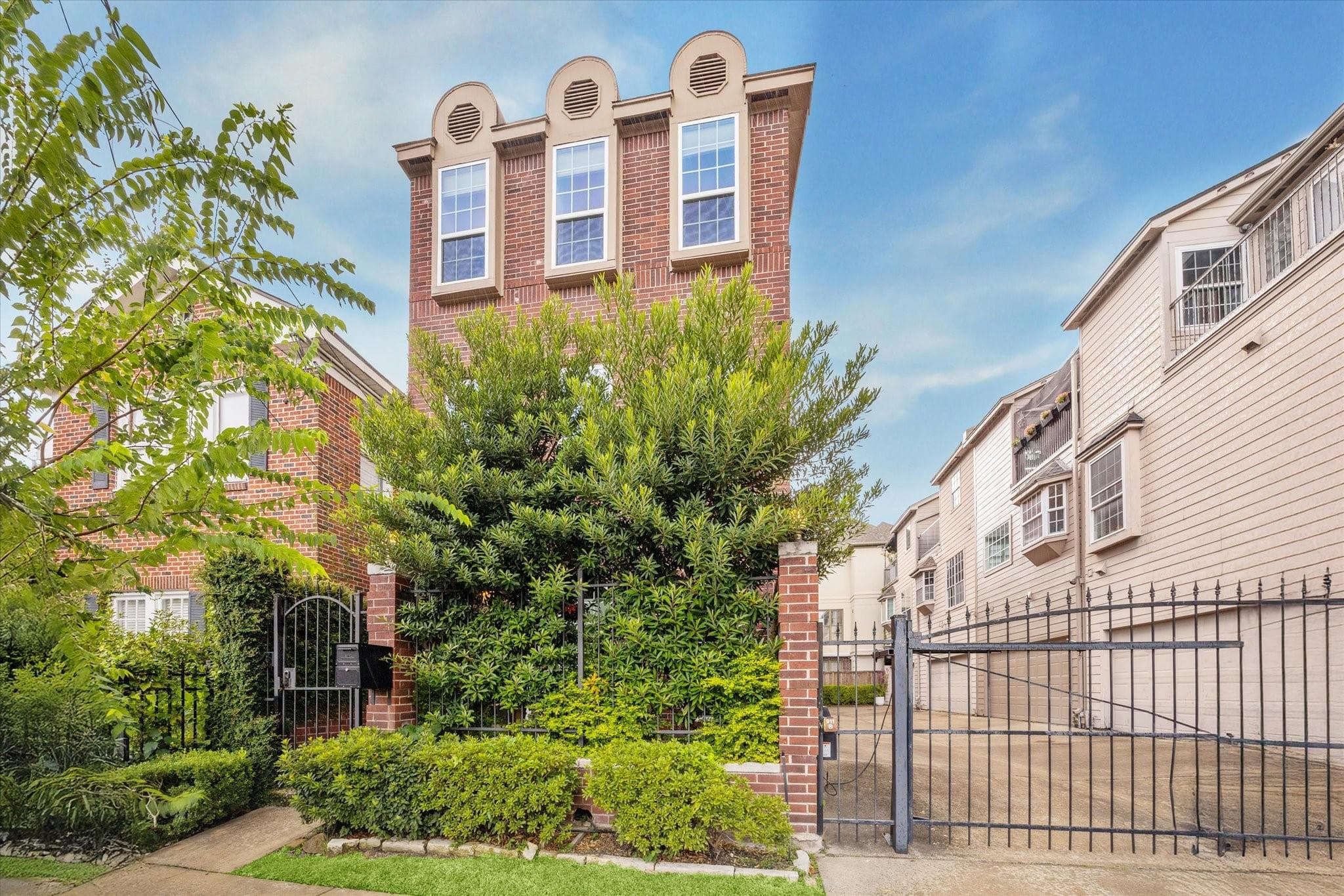 2506 Van Buren Street