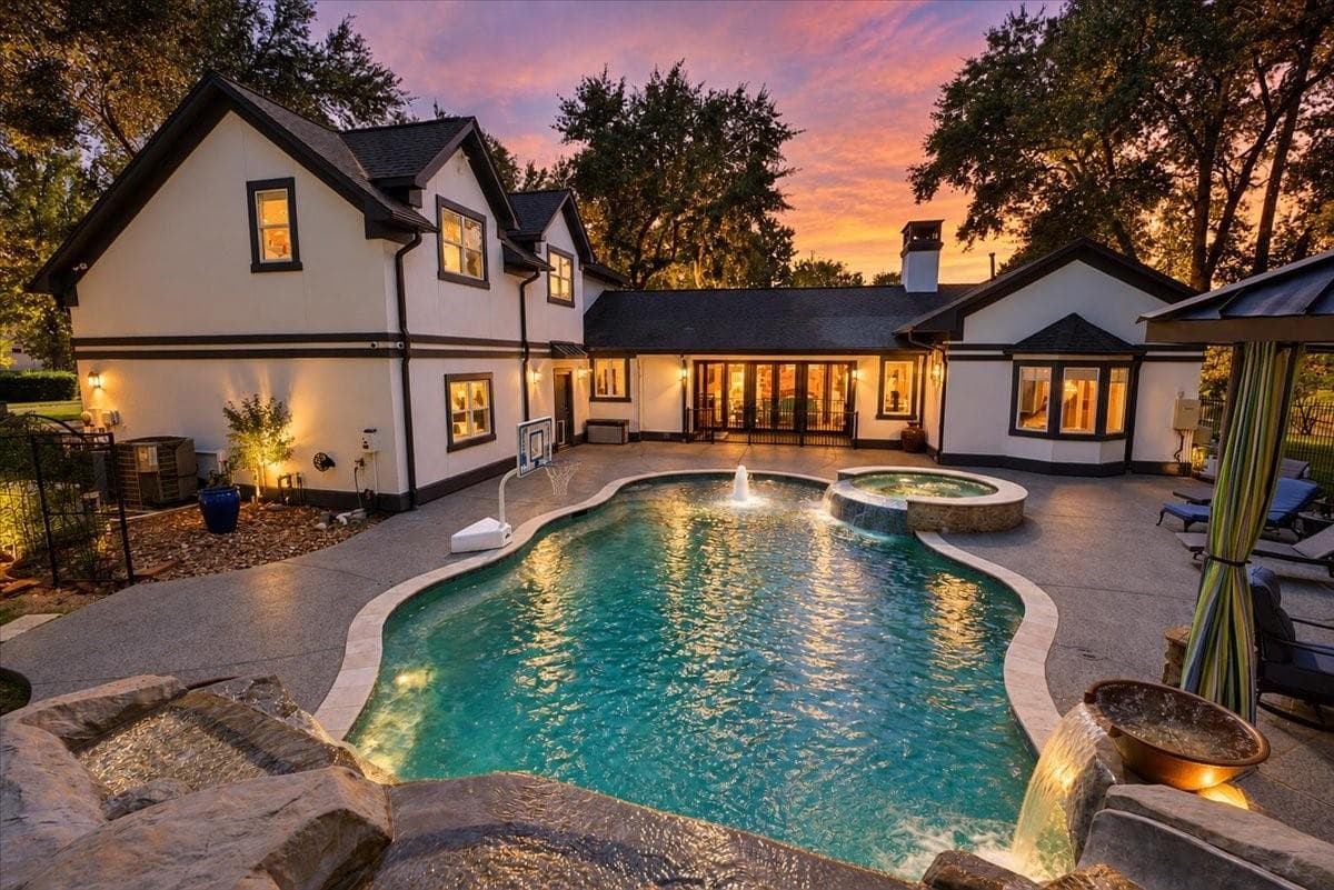8514 Haven Way
