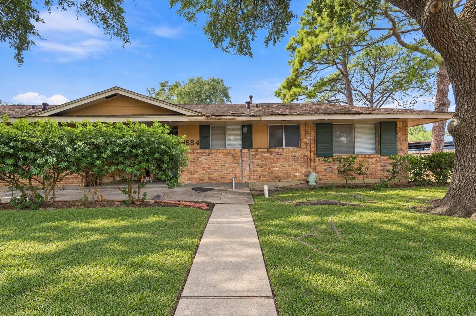 16584 Buccaneer Lane