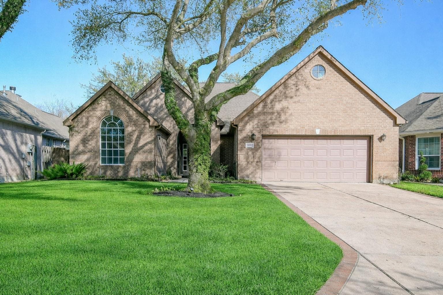 4111 Clubhollow