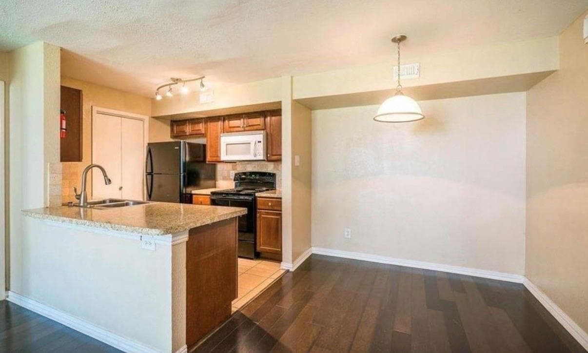 3900 Woodchase Drive #63