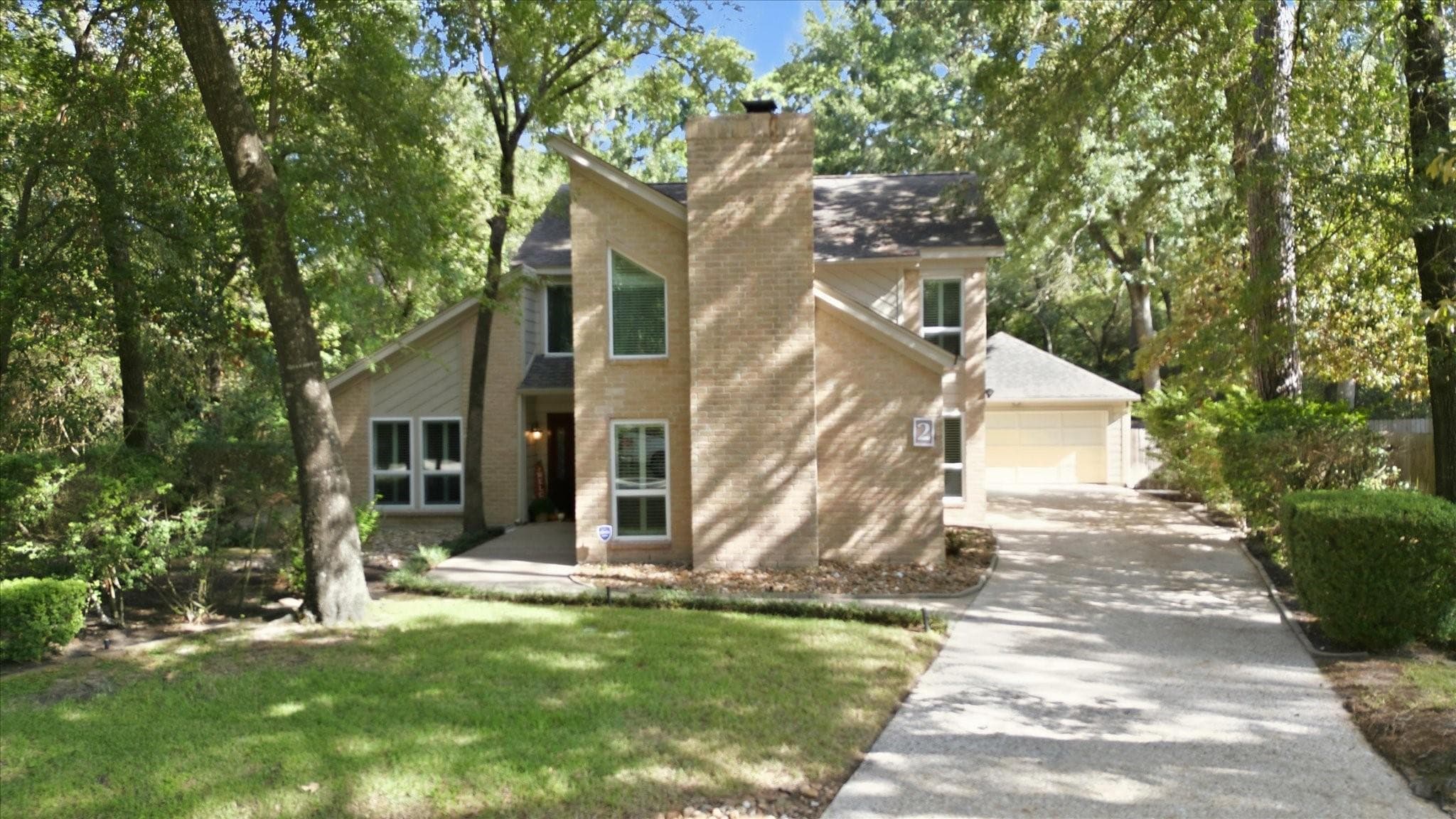 2 Rambling Wood Court