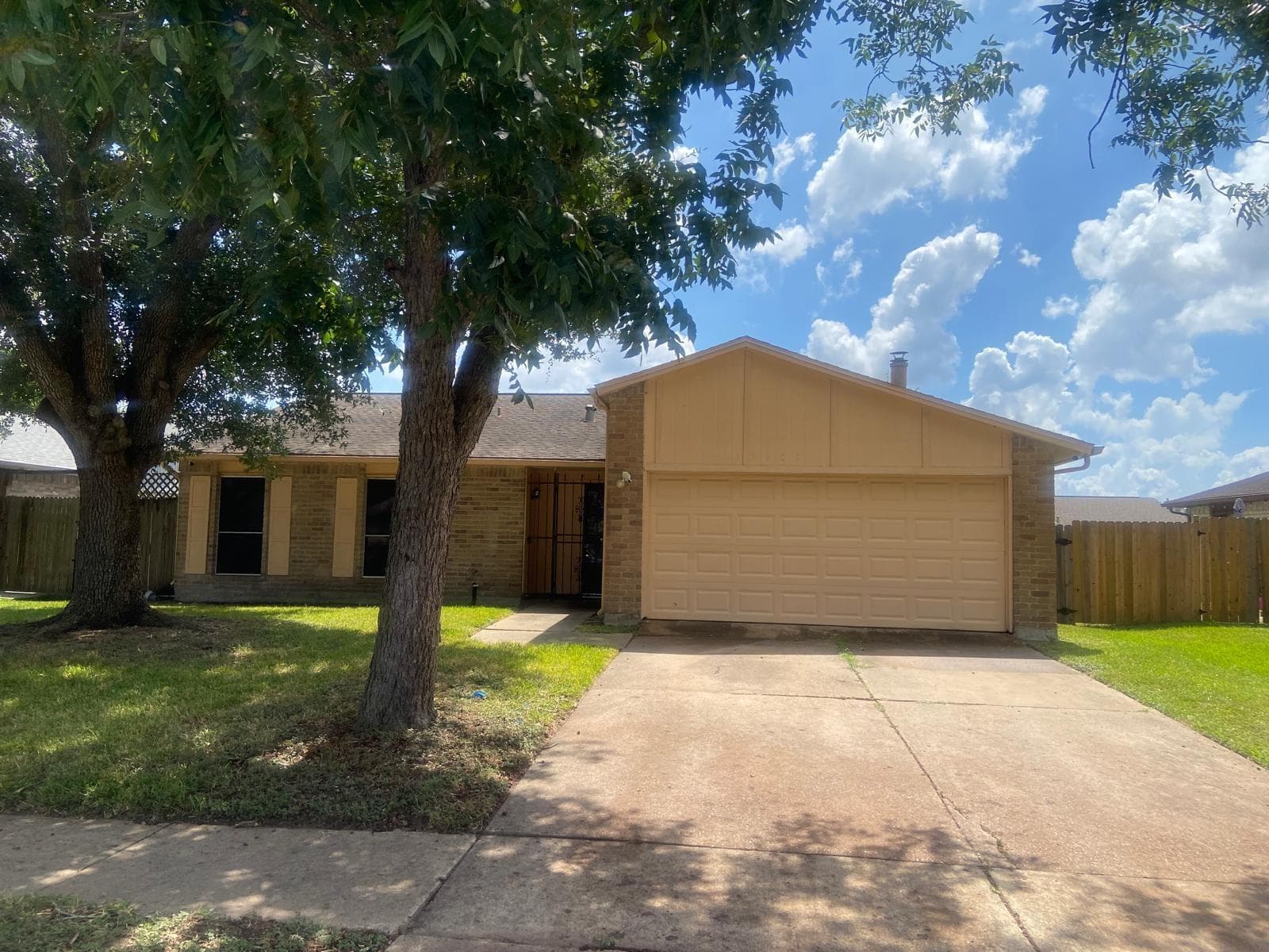 15607 Summer Briar Court
