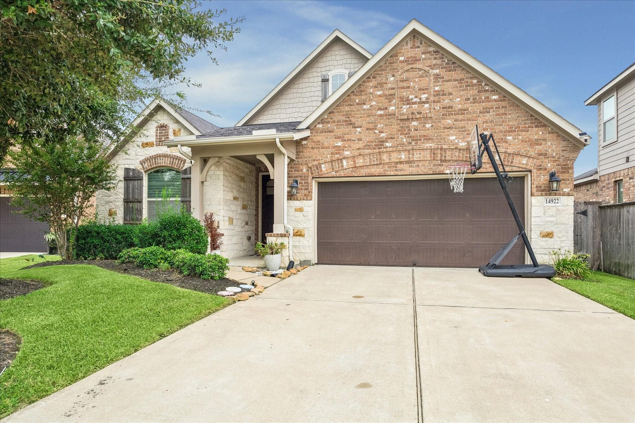14922 Violet Willow Court
